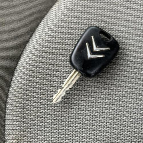 Vehicule-CITROEN-XSARA-PICASSO-PHASE-1-2003-c6ce486b8ad3f7939443727c1cffdda81254c796ed589c6610b0245b020020ea_mtn.jpg