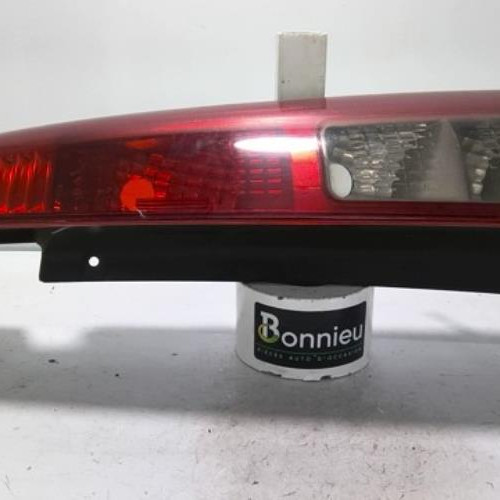 Feu arriere principal droit (feux)