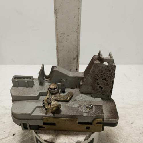 85045577-1973b5b2-caa3-4553-af6a-01f58b733d86-Piece-Fermeture-centralisee-arriere-droit-9138C0-PEUGEOT-307-PHASE-1-BREAK-1e92922f311c35f47957b2a99cdc3807d5ea19fb80074c4f721a72cfb17f2bf8_m.jpg