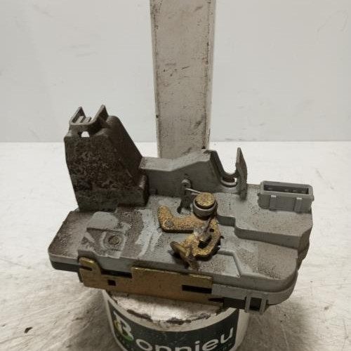 85045578-83cedc8b-0c1a-4455-a352-8cdbca911284-Piece-Fermeture-centralisee-arriere-gauche-9137A0-PEUGEOT-307-PHASE-1-BREAK-cd0b70a1637f9bf0968d564d471c2b55b2859cb6fc78336bf28851c4c6c96837_m.jpg