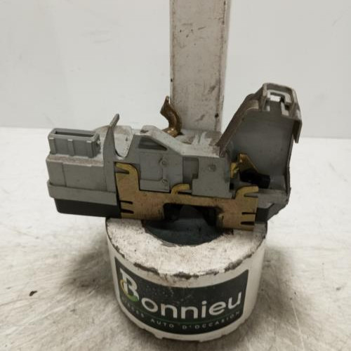 85045578-f23b28f8-ff0b-4e43-b970-2b4b8131b06d-Piece-Fermeture-centralisee-arriere-gauche-9137A0-PEUGEOT-307-PHASE-1-BREAK-29d87d6bc9d161c8fb85c21f3832e8bbfc08496ef85304df84c3a3e108730c32_m.jpg