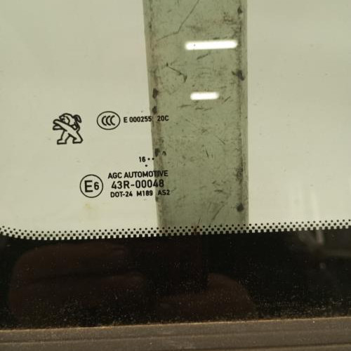 85095252-77664976-0747-4c45-91f3-9dbf20d5bf7f-Piece-Custode-arriere-gauche-9804000480-PEUGEOT-308-2-SW-PHASE-1-BREAK-d6a11081869130d0eb6afdae979761418979f1137dbc481a08c39df80c44f43e_m.jpg