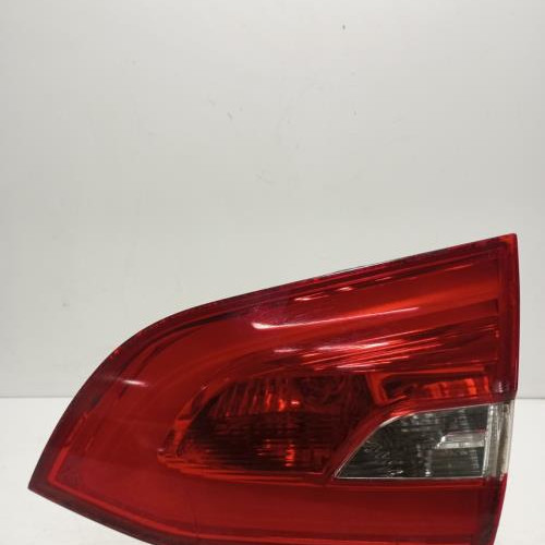 85095256-d28454ed-3c30-4fa1-b043-70e81b9d559b-Piece-Feu-arriere-secondaire-droit-feux-9678094880-PEUGEOT-308-2-SW-PHASE-1-BREAK-44b45925bdc23938fbcf65950d7973aafa2652aeb46ffcf860fa22f6a002ff3b_m.jpg