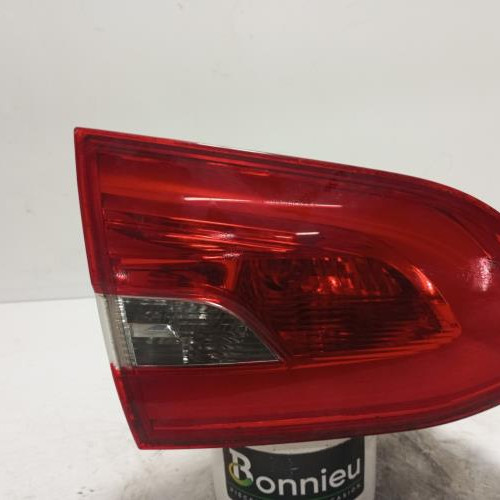 85095257-77869bee-6b7c-4372-b25c-a7ae10f6730c-Piece-Feu-arriere-secondaire-gauche-feux-9678098080-PEUGEOT-308-2-SW-PHASE-1-BREAK-033ebe757c06f099848e942ca41ea28054251e653d132454345e4ba2b9f7700d_m.jpg