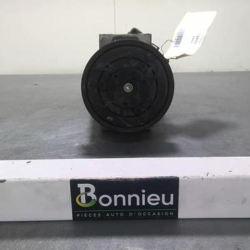 85733400-e38dac95-d0ce-4b18-8854-1b71f793e506-Piece-85733400-Compresseur-clim-926002352R-RENAULT-CAPTUR-1-PHASE-1-15-DCI-8V-TURBO-e48528a89f7aa28168af19cf0e1dee7d79a99ed05e1ad2418ff58d8b2e25f912_m.jpg