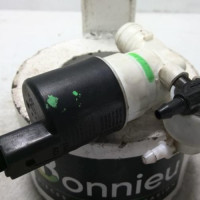 85738863-172bb5f8-7bc6-4fa2-8d7e-8f15e2734785-Piece-85738863-Pompe-lave-glace-avant-9820669180-PEUGEOT-RIFTER-15-BLUE-HDI-16V-TURBO-a66a2a94193cc87f11e1f2419c16b5a5e20cf6ef2a2bd7b644350a7a9a929740_m.jpg