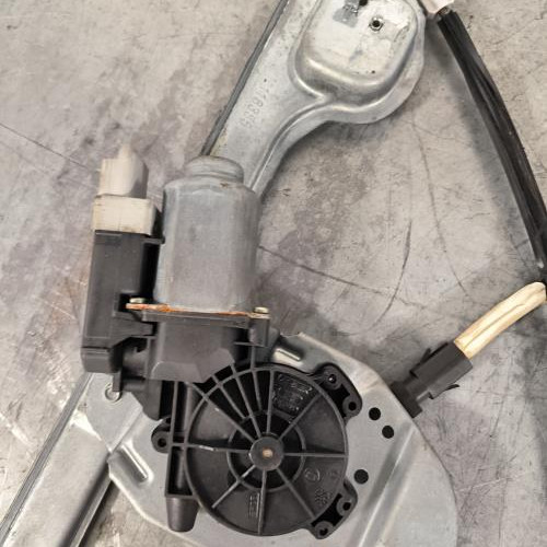 86138029-8f3ff3ec-37f1-487d-b943-db5a4fb173e6-Piece-Leve-vitre-electrique-avant-droit-9222Q8-PEUGEOT-1007-907783327e2aa666c9d3f48d7ee98dec445dca88f23da8ac051b72f7186a1dce_m.jpg