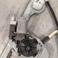 86138029-8f3ff3ec-37f1-487d-b943-db5a4fb173e6-Piece-Leve-vitre-electrique-avant-droit-9222Q8-PEUGEOT-1007-907783327e2aa666c9d3f48d7ee98dec445dca88f23da8ac051b72f7186a1dce_m.jpg