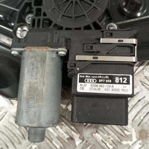 86209426-eb6a3c35-f3af-47c1-bb3b-1e5a08412fa9-Piece-Moteur-leve-vitre-arriere-droit-8P7959812-AUDI-A3-2-CABRIO-PHASE-2-810c5c479fbf6b846ebc84149eaff8702ef42d2cb93587614f9d842561b845c9_m.jpg