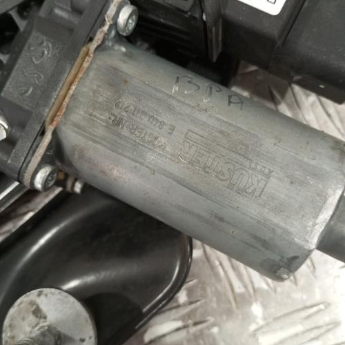 86209426-37e1823f-3e2f-475a-a6ee-0e708f6500a1-Piece-Moteur-leve-vitre-arriere-droit-8P7959812-AUDI-A3-2-CABRIO-PHASE-2-5c32efcd7f2df5f22e73340128513325725e054a4bae42cd66717bf06d03d723_m.jpg