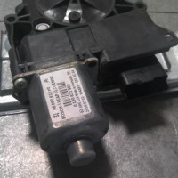 86216727-1209c9b4-9f06-4831-b8df-4bca7c25fbde-Piece-86216727-Moteur-leve-vitre-avant-gauche-9816402180-PEUGEOT-208-1-PHASE-2-16-BLUE-HDI-8V-TURBO-26d1610cd737fa9f8debe10c070304b7cff31b69ac9ec71c17abf89c235a39a8_m.jpg