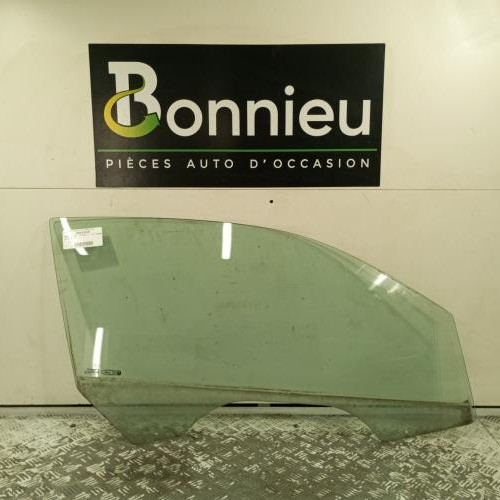 Vitre avant droit