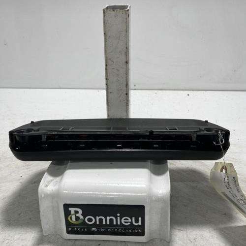 86830727-ff8bc67b-0eb2-416b-9780-4c7d8dde80eb-Piece-Feu-arriere-stop-central-00006351EA-CITROEN-C5-2-f058ec13eb0bd05a54a3646de213f44b4455abb5067735afcea713cee8e68e37_m.jpg