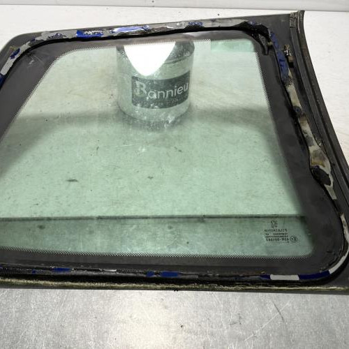 86831831-e2d8467d-2590-4e70-ad40-4b6d634f205f-Piece-Custode-arriere-gauche-8569GX-PEUGEOT-206-PHASE-1-BREAK-4f7ad73d8ff96db47bfb9780bc8d24756a291545fde1b4195fbcde4ecc705a37_m.jpg