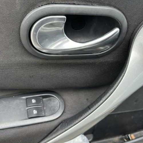Vehicule-RENAULT-MEGANE-2-PHASE-2-2007-a7ea4feff3280a1b7e8b15a8b0fe57edd9522ef9fdc0e32a5890dacbfd0c8c69_mtn.jpg