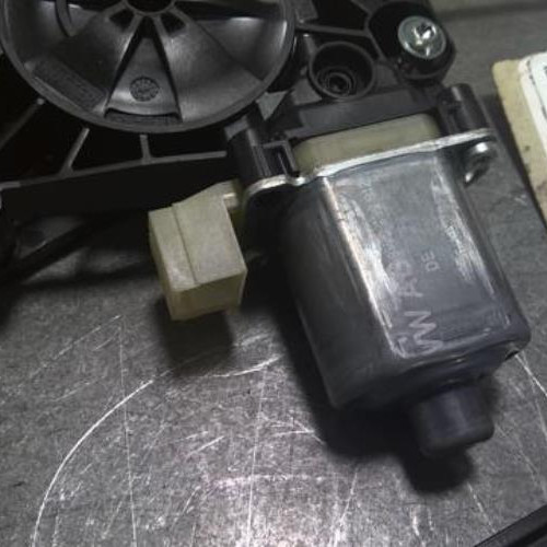 86973923-3e6f43f8-8fc3-495f-81a9-877eba8c7fed-Piece-86973923-Leve-vitre-electrique-arriere-droit-8W0839462A-AUDI-A4-4-PHASE-1-30-TDI-24V-V6-TURBO-QUATTRO-4X4-612b886eab12555e15cff31ddc3e8e70209558d4b3de864cf8092dc24a9f0654_m.jpg