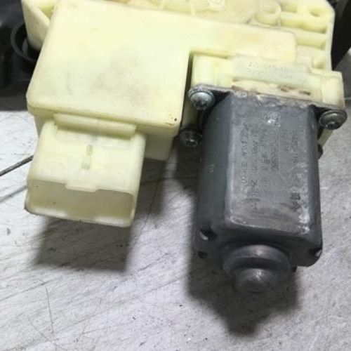 87056249-560bc600-cf93-4d35-8d8d-b187b8af968c-Piece-87056249-Leve-vitre-electrique-avant-droit-9826076280-CITROEN-C4-GRAND-PICASSO-2-PHASE-1-20-BLUE-HDI-16V-TUR-d92ae992f2e0ce3ace94f613294533537c2213f8c1de48c662f3d6eb6b4e968f_m.jpg