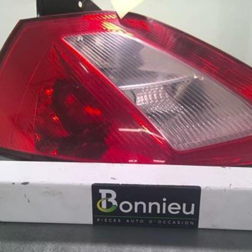 Feu arriere principal gauche (feux)