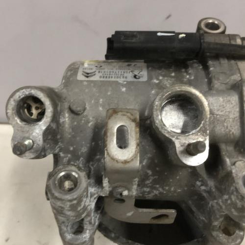 87606881-77169f2f-83d6-45ea-b96d-39b2f8831c1f-Piece-Compresseur-clim-9830148880-PEUGEOT-EXPERT-4-ea893c7d1e77da19a2c6671bcb76751e8ef82a68a8b965f5c1a88f17a2cedfa1_m.jpg