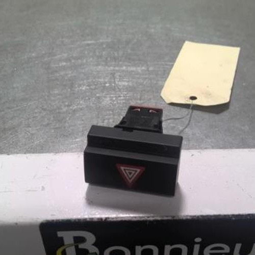 87739819-5b47d04d-1a23-4a1f-a93f-2217886e236e-Piece-87739819-Bouton-de-warning-9809181677-PEUGEOT-EXPERT-4-20-BLUE-HDI-16V-TURBO-4303c45e8619e2f702892ccca342e76175a08d37f75e0a3cf6d5864a645087f3_m.jpg