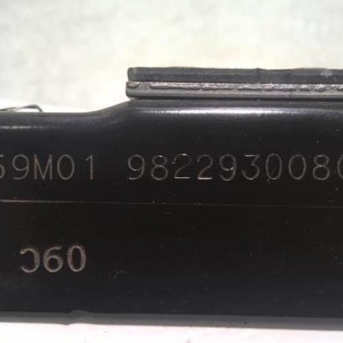 87740335-fc4c1fbe-2229-4935-9130-e1bedafc63b9-Piece-87740335-Arret-de-porte-arriere-droit-9822930080D-PEUGEOT-EXPERT-4-20-BLUE-HDI-16V-TURBO-c1783bba3df429f4f38251d2e6adc50670e393e6bbc0b4f0544545cb6341d97e_m.jpg
