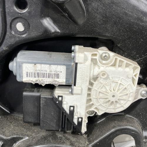 87912652-821433ca-d094-427d-845c-b56fb7e76e1c-Piece-Leve-vitre-electrique-arriere-droit-5K4839462-VOLKSWAGEN-GOLF-6-9afb0dfebb2e6e46bd3aa51fe8bd20cebee419306b1feaacbb48070c87f8d265_m.jpg