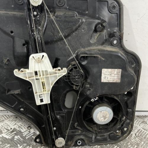 87912652-52c32ddb-d56c-4be6-a2f3-77b3af82152d-Piece-Leve-vitre-electrique-arriere-droit-5K4839462-VOLKSWAGEN-GOLF-6-6261e6b0f902398af5523e251de5faae28c36bfe9f67e9c7418b57a1773ad903_m.jpg