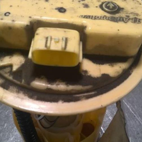 88590642-608e03d0-5e00-4103-96d4-5a68d65beb9d-Piece-88590642-Pompe-immergee-172021275R-RENAULT-CLIO-4-PHASE-1-15-DCI-8V-TURBO-17bd33746268334d089eef8afbc59e9da6114ded330e021810c92dea3c7d378b_m.jpg