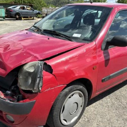 Vehicule-RENAULT-CLIO-2-PHASE-2-2001-763eeb113a355f4c1ad7eaa7babc33575cc400d53490ff352f24b8a9d1c3c6d4_mtn.jpg