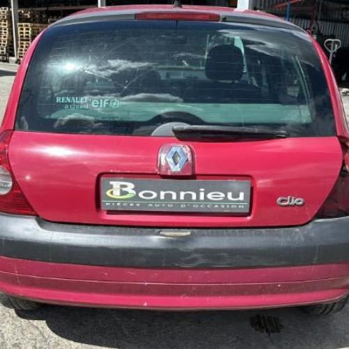 Vehicule-RENAULT-CLIO-2-PHASE-2-2001-677b71ed0e94ea1b0381a74bb98792c2d0d9a895398d61c5d086b18f66c9ee3d_mtn.jpg