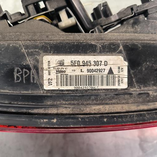 89578734-13e4cb66-3346-4db0-aae5-334bd8907dd1-Piece-Feu-arriere-secondaire-gauche-feux-5F0945307L-SEAT-9eda7ffff6a890d86284fb7b516d9708807acdb9ef850b1463cd8d8467fea954_m.jpg