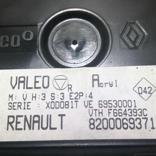 89618590-067b882a-fb99-4590-bb14-79bd287a8243-Piece-89618590-Commande-chauffage-8200352852-RENAULT-CLIO-2-PHASE-2-15-DCI-8V-TURBO-3775ad07163df053662345e56cd9ca20b9eaa19ba1fa1bbe159c2b5a95d61641_m.jpg