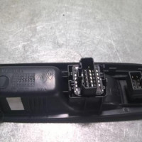 89639530-bf602d72-0362-404b-9d66-09c9fa4cafac-Piece-89639530-Interrupteur-de-leve-vitre-avant-gauche-8200060045-RENAULT-CLIO-2-PHASE-2-15-DCI-8V-TURBO-1f2c9c8b0f32a87b8ea1f753d4cfb53e0c32487b62ff873679af9460473aad3d_m.jpg