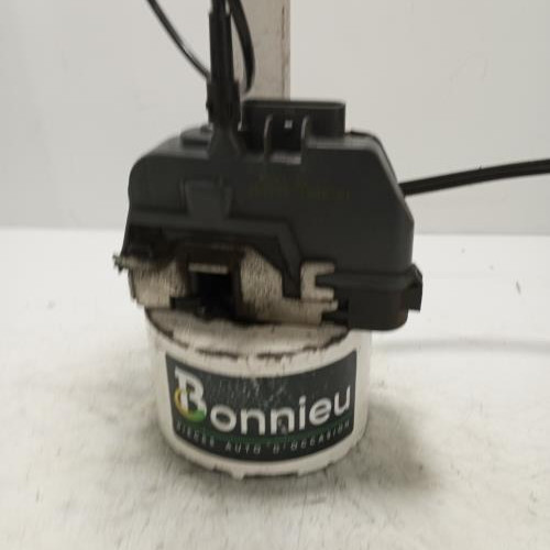 89693076-1871101b-375e-416e-8e38-9ebfefbe0260-Piece-Fermeture-centralisee-arriere-droit-8200119332-RENAULT-SCENIC-2-PHASE-2-c6a27b46499721fc7e816fe18da7653412f5cc5eb2008eeed963747479801658_m.jpg