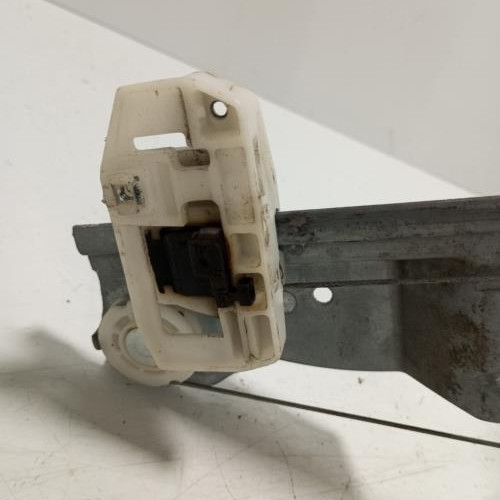 89693083-0b12a42d-e7a6-4f7e-b0c4-9377fd9e2fdc-Piece-Leve-vitre-electrique-arriere-gauche-8201010935-RENAULT-SCENIC-2-PHASE-2-a3124f297899bdd5acc7555bb683970b2e59ba198d638230cdeb5f474a6a314d_m.jpg