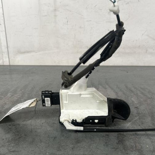 Fermeture centralisee avant gauche