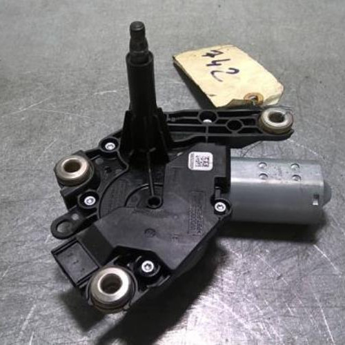 89935577-33a5bd76-56a0-4240-994b-b34608198e3d-Piece-89935577-Moteur-essuie-glace-arriere-1569068200-MERCEDES-CLASSE-GLA-156-PHASE-1-200-22-CDI-16V-TURBO-4-41fbd5a16182af2bd3cdabe36f733b65d4e3d40ccf85a65c7638f3a9b9c2ffca_m.jpg