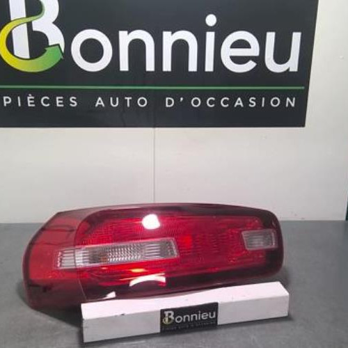 Feu arriere principal gauche (feux)