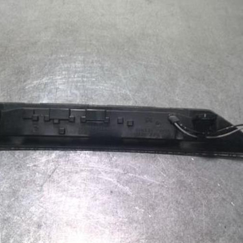 90024168-4e8a4df7-cbad-4602-87cc-e9d7c9d769be-Piece-90024168-Feu-arriere-stop-central-1607698880-CITROEN-C4-AIRCROSS-16-HDI-8V-TURBO-4X4-12f77cc8deba6da2b4519b6fbfcbc824308d88dbdeb2950c4ad6fe947b573269_m.jpg