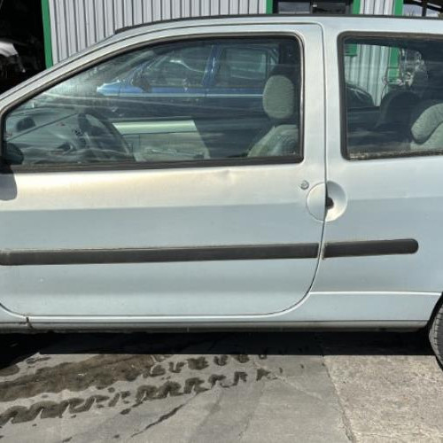 Vehicule-RENAULT-TWINGO%25201%2520PHASE%25203-2004-05c18e13967d2ead570b748da81f2ee719e1d5d3724067a2c126bfe71082857f_m.jpg