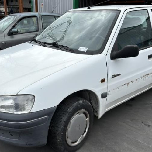 Vehicule-PEUGEOT-106%2520PHASE%25202-1997-50c0aeee6d87107a473a82a00d9116148f04b74c85689811b72cd413eed73a29_m.jpg