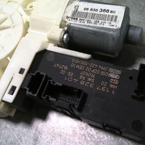 91552746-1b49b461-6ac7-45ce-ac79-ed7ecd7707b6-Piece-91552746-Leve-vitre-electrique-avant-gauche-9221Q6-PEUGEOT-407-PHASE-1-BREAK-20-HDI-16V-TURBO-079fa2d6effc0ff353b2fbf5936125cf0cf7e89180e7ca710594af04d53a8795_m.jpg
