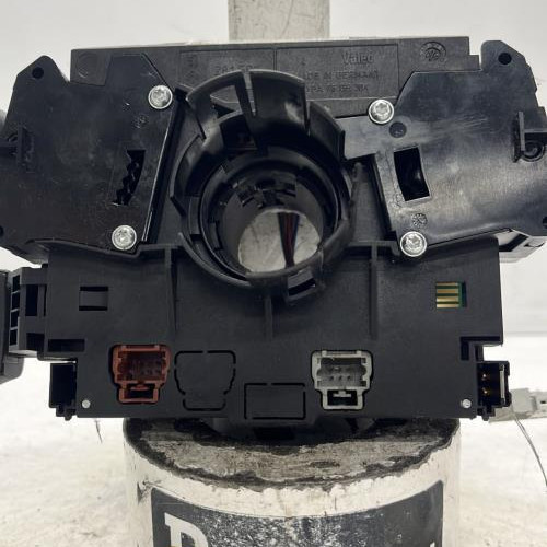 91567447-8842b06a-4f88-4daf-9a76-2c0301ef61fd-Piece-Com-Bloc-Contacteur-TournantCommodo-Essuie-GlaceCommodo-Phare-6242YW-PEUGEOT-207-PHASE-1-3f182da3ab0d0d90548e61fcbca6f6c44f9210e1ca55b17b697419073013a081_m.jpg