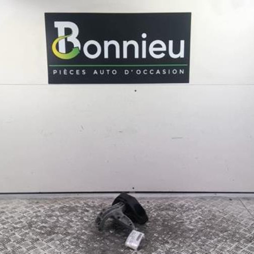 Support moteur droit