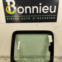 91838580-6fc2fce9-0ad8-4e82-b93b-874ce8185591-Piece-Vitre-arriere-gauche-7700354899-RENAULT-KANGOO-1-PHASE-1-be24ed01a325e4d9479976332b3a8446b49c034b0e010e2121138c531607d41c_m.jpg