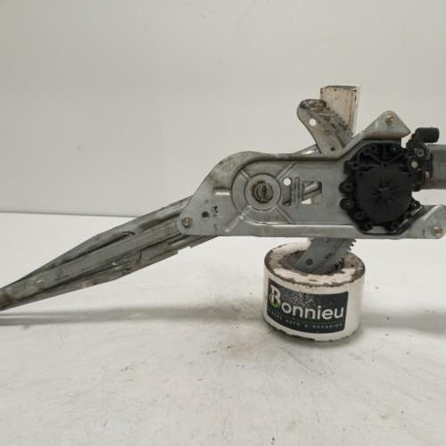 91839355-851a79f7-b660-4a10-bfd9-b27297953dde-Piece-Leve-vitre-electrique-avant-droit-7700303553-RENAULT-KANGOO-1-PHASE-1-ea5e0ac0d8a721b4c19e132a8e306dc8a30b69f65d116c085e0cd2eb4f0847e6_m.jpg