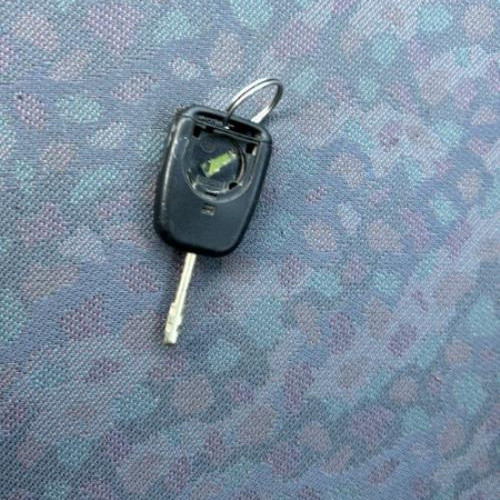 Vehicule-FORD-FIESTA%25204%2520PHASE%25201-1998-63c2a3f5f91644261436ef569f7de095be45726e60bf0b3f195fe27a1fa38671_m.jpg
