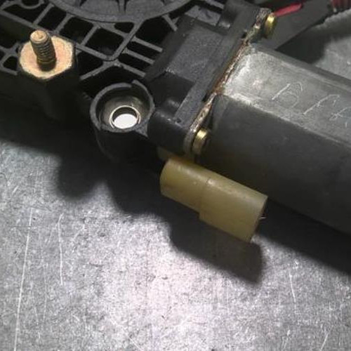 91844895-8821fcf5-6bd0-4077-8459-36e76f4ea56a-Piece-91844895-Leve-vitre-electrique-avant-droit-1079233-FORD-FIESTA-4-PHASE-1-125i-16V-205be620f0d4ac51e2632d1378dae40e8afcebac1d17ba6ad4b52c2f31b7fea2_m.jpg