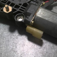 91844895-8821fcf5-6bd0-4077-8459-36e76f4ea56a-Piece-91844895-Leve-vitre-electrique-avant-droit-1079233-FORD-FIESTA-4-PHASE-1-125i-16V-205be620f0d4ac51e2632d1378dae40e8afcebac1d17ba6ad4b52c2f31b7fea2_m.jpg