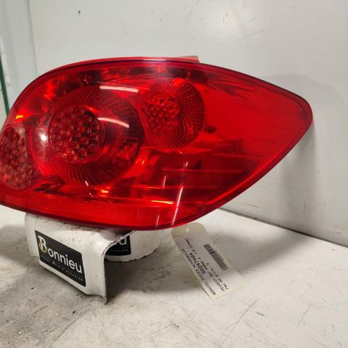 92247464-4eaa7e3e-9d39-4078-8a63-94337e1c8ecf-Piece-Feu-arriere-principal-droit-feux-6351X0-PEUGEOT-307-PHASE-2-858d2314c421f60d8e66f5c86b8b7b5f50836cbf7be6f6b5a0d3357892d15140_m.jpg